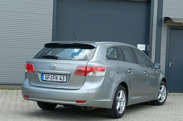 Toyota Avensis cena 33900 przebieg: 177121, rok produkcji 2009 z Olsztyn małe 121